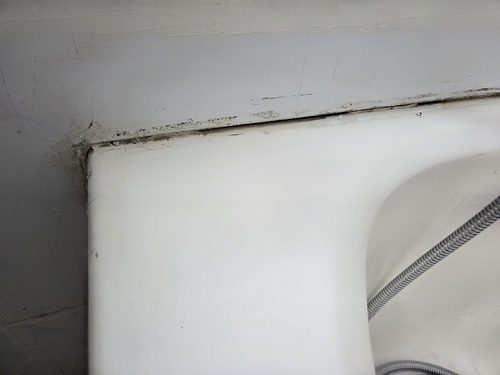 누수탐지 청담동 상가 지하 창고 천장 시공 후기 사진