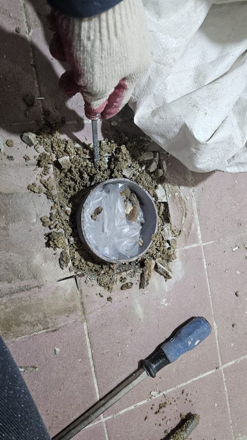 누수탐지 도곡동 주상복합 12층 침실 창가 시공 후기 사진