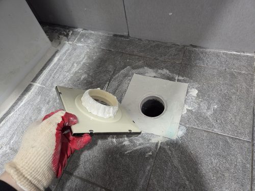 누수탐지 논현동 상가 2층 화장실 벽면 시공 후기 사진