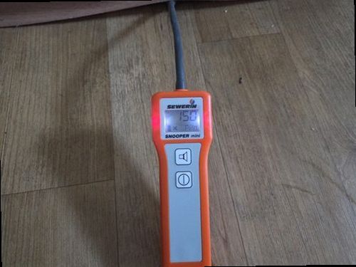 마포구 누수탐지 벽 속 배관 경로를 확인하는 점검 장비 모습