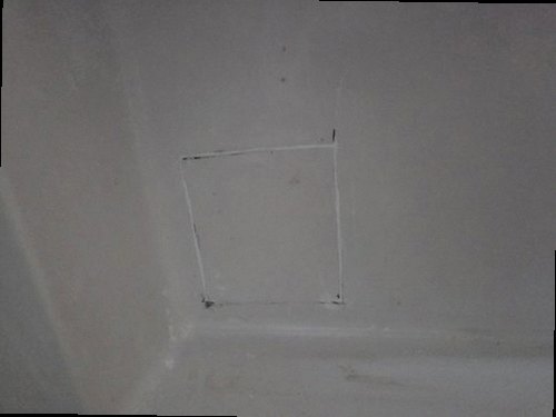 서초구 누수탐지 안방 천장 얼룩과 벽체 점검 위치를 표시한 현장 사진