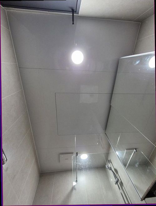 누수탐지 배관 연결부와 벽면 변색 여부를 단계별로 확인하는 현장 점검