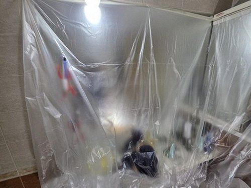 군포 누수탐지 공용 배관과 세대 밸브 위치를 나눠 확인하는 장면