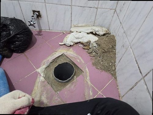 덕양구 누수탐지 욕실 점검 전 증상 메모를 정리하는 장면