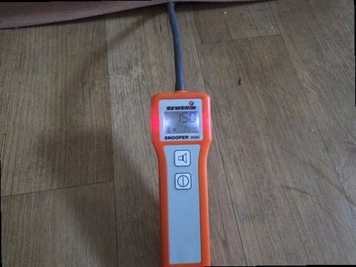 수지구 누수탐지 아파트 옥상 물탱크와 급수관 배치를 보여 주는 건물 외관