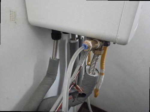 부평구 누수탐지 계량기함과 보일러실 배관을 살피는 점검 장면