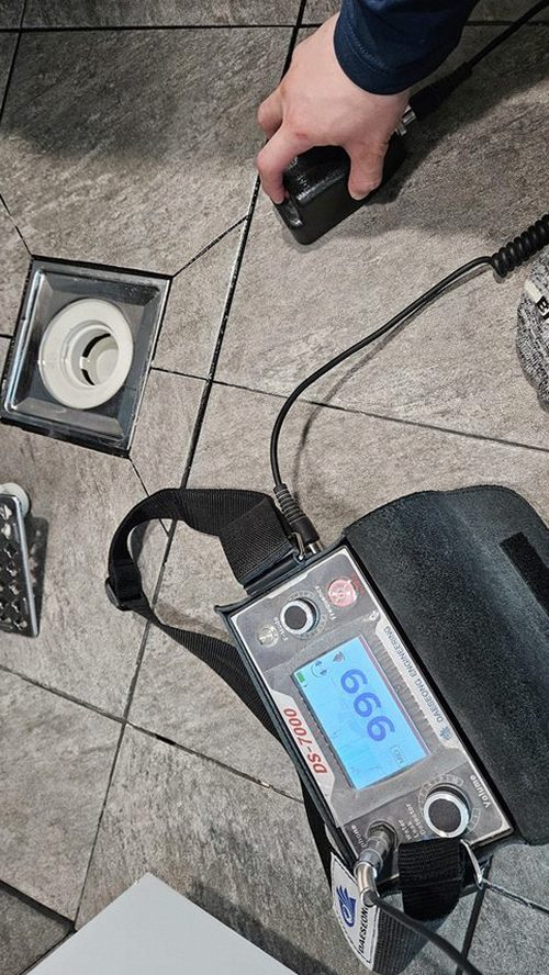 누수탐지 미근동 누수탐지 욕실 천장 얼룩을 미루면 생기는 일