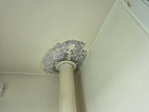 누수탐지 벽면 습기 흔적과 점검 기록을 함께 정리한 예시