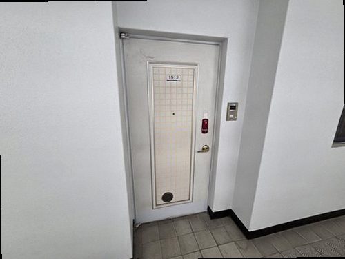누수탐지 천장 물자국과 벽면 변색 범위를 확인하는 점검 장면