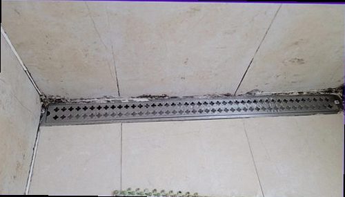 여주 누수탐지 난방 배관 주변 온도 차이를 확인하는 현장 점검 모습