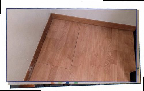 기흥구 누수탐지 누수 원인 보수 후 건조 상태와 주변 마감면을 확인하는 모습