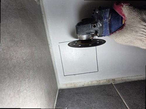 성북구 누수탐지 천장과 벽면에 생긴 얼룩 및 습기 흔적