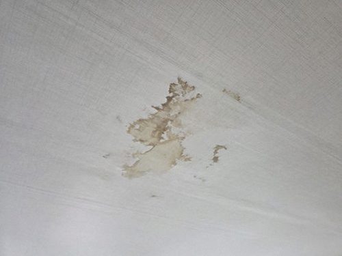 누수탐지 송파동 누수탐지 늦추면 거실 바닥 손상이 커집니다