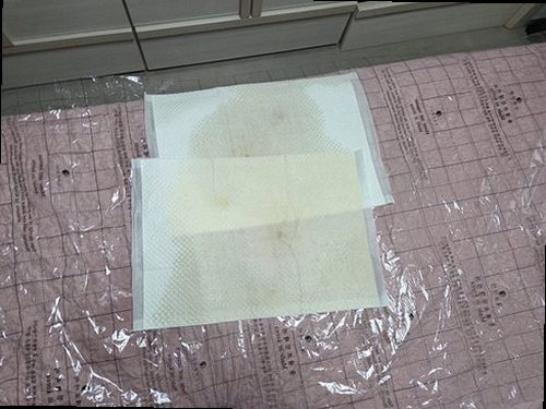 누수탐지 배관 점검 전 체크 항목을 정리하는 모습