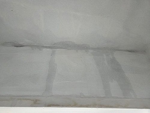 영통구 누수탐지 점검 기록표와 사진을 정리하는 장면