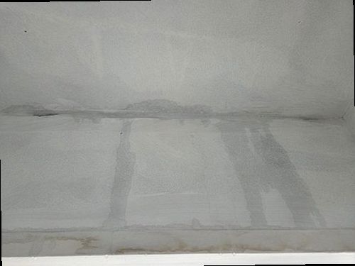 팔달구 누수탐지 배관 연결부를 점검하며 누수 위치를 확인하는 장면