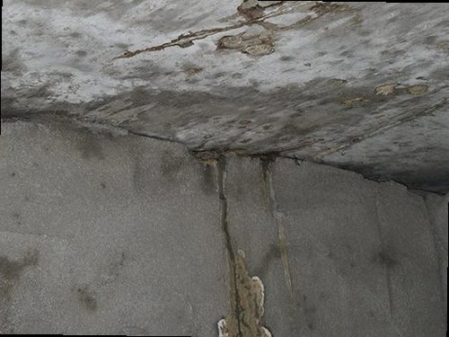누수탐지 장수서창동 누수탐지의 기본 벽지 물자국이 생긴 아파트 상황