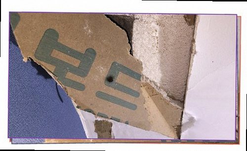 용산구 누수탐지 배관 주변의 습기와 누수 흔적을 확인하는 현장 점검 모습
