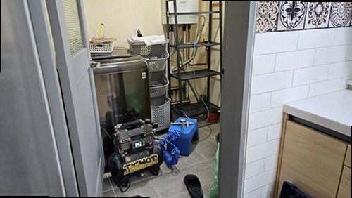 누수탐지 송산동 빌라 욕실 배수구 주변 점검 장면