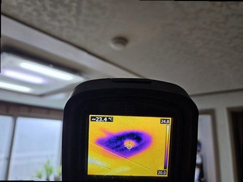 분당구 누수탐지 금곡동 아파트 7층 거실 몰딩 안쪽 시공 후기 사진