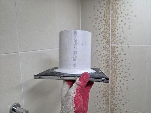 누수탐지 배관 연결부와 욕실 배수구 점검 지점