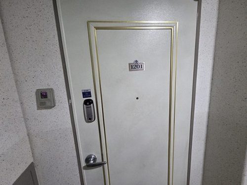 누수탐지 난방 배관 연결부 점검 장면