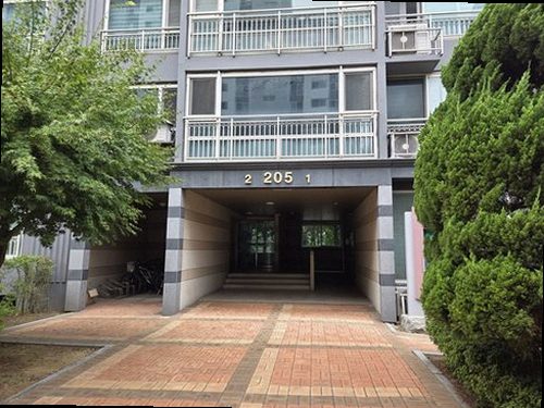 누수탐지 계량기 지침을 날짜별로 기록한 점검표와 배관 도면