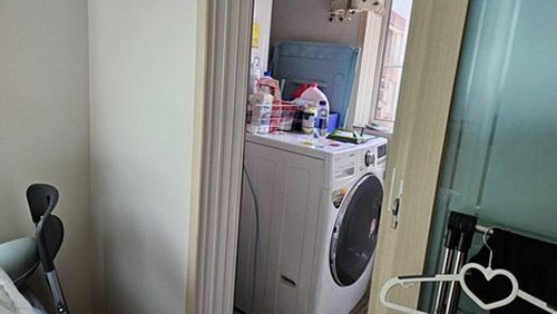 누수탐지 배관 연결부를 확인하는 현장 점검 모습