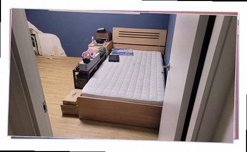계양구 누수탐지 싱크대 하부와 배관 연결부의 누수 흔적을 확인하는 모습