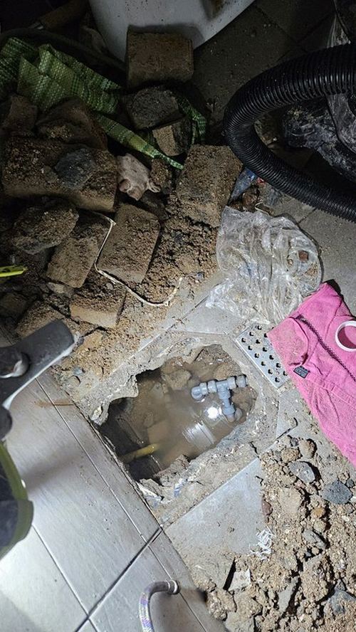 성동구 누수탐지 금호동 아파트 5층 욕실 벽면 시공 후기 사진