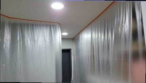 종로구 누수탐지 아래층 천장에 번진 누수 흔적과 들뜬 벽지