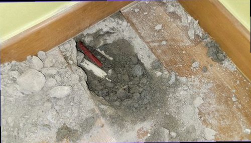 서해구·검단구 누수탐지 보일러 압력계와 배관 연결부를 확인하는 장면