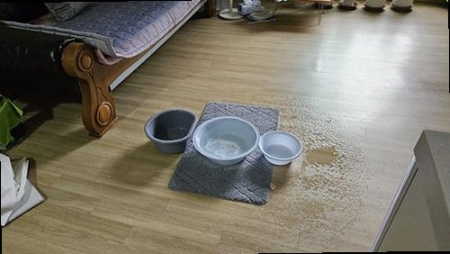 원미구 누수탐지 역곡동 연립주택 4층 거실 벽면 시공 후기 사진