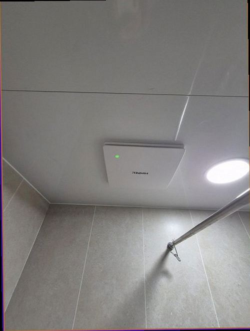 시흥 누수탐지 욕실 바닥과 배관 주변의 누수 흔적을 확인하는 현장