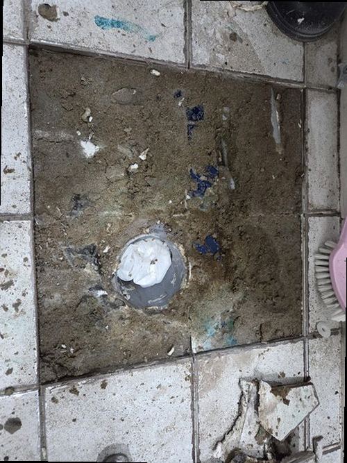 광진구 누수탐지 자양동 상가 2층 화장실 위 천장 시공 후기 사진