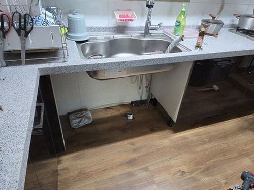 장안구 누수탐지 천천동 빌라 1층 주방 싱크대 안쪽 시공 후기 사진