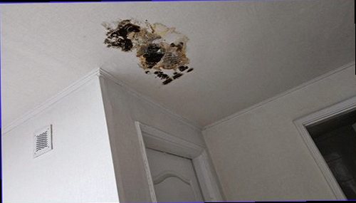 종로구 누수탐지 배관 보수 후 압력과 바닥 수분 상태를 재확인하는 모습