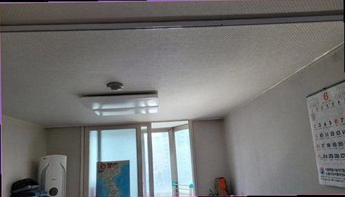 종로구 누수탐지 누수 확산을 막기 위해 수도 밸브를 확인하는 모습