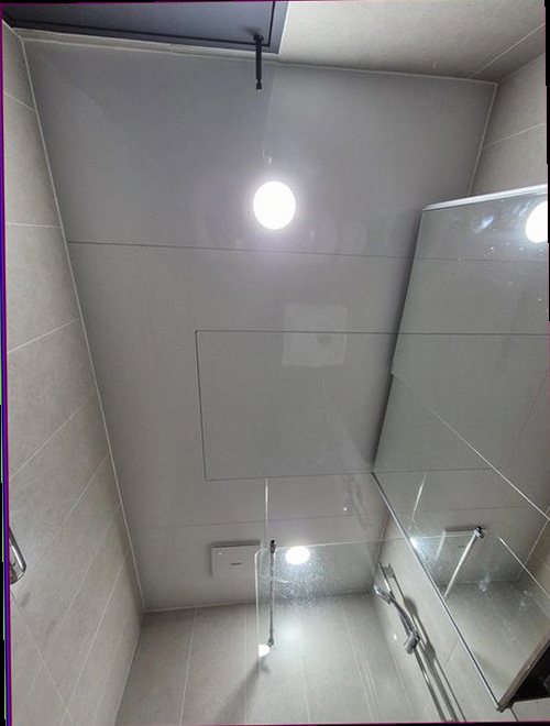 종로구 누수탐지 주방 천장 얼룩과 싱크대 주변을 확인하는 현장 점검 모습