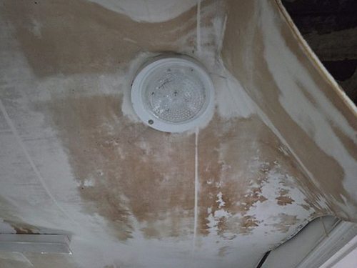 누수탐지 점검 결과를 정리한 체크리스트와 현장 사진 자료