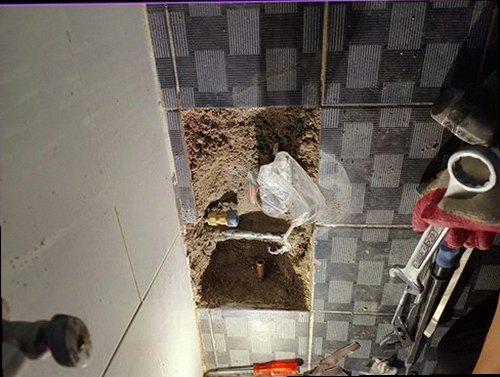 서울 강서구 누수탐지 천장 얼룩과 배관 주변을 확인하는 점검 현장