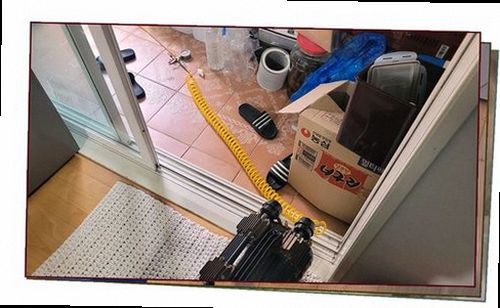 팔달구 누수탐지 난방 배관 주변 바닥 상태와 보일러 압력을 확인하는 현장 점검 모습