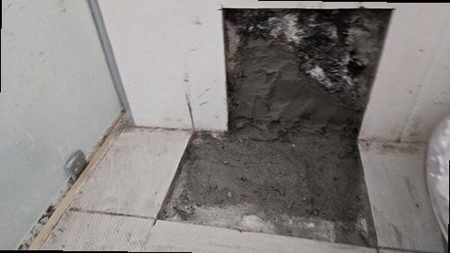 누수탐지 점검 기록을 정리한 서류와 사진