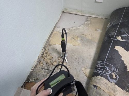 누수탐지 배관 이음부 점검 장면