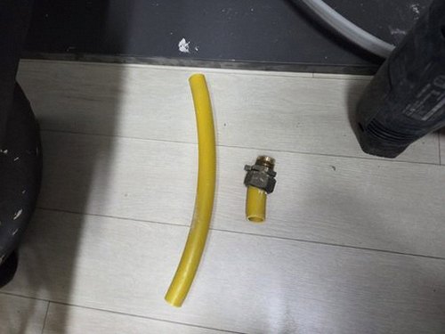 누수탐지 누수 지점을 표시한 배관 도면과 견적서