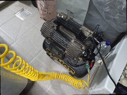 누수탐지 벽지 얼룩 뒤에 숨은 누수 원인