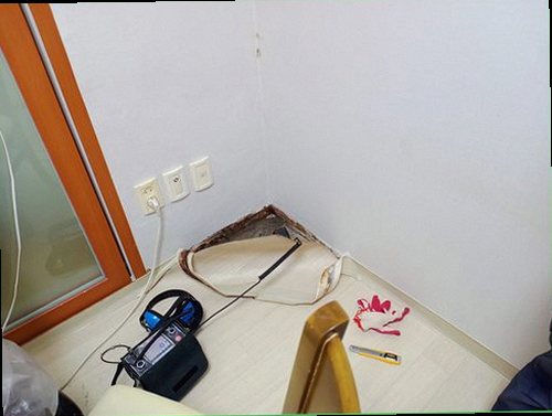 노원구 누수탐지 천장 얼룩과 습기 흔적을 확인하는 점검 장면
