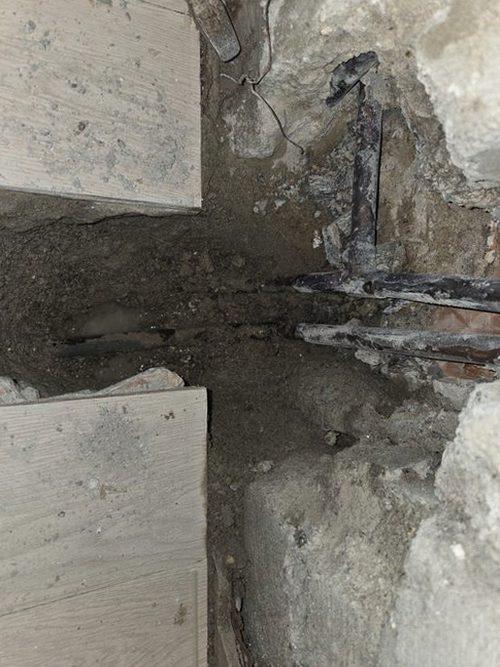 누수탐지 배관 점검 결과를 정리한 문서와 측정 기록