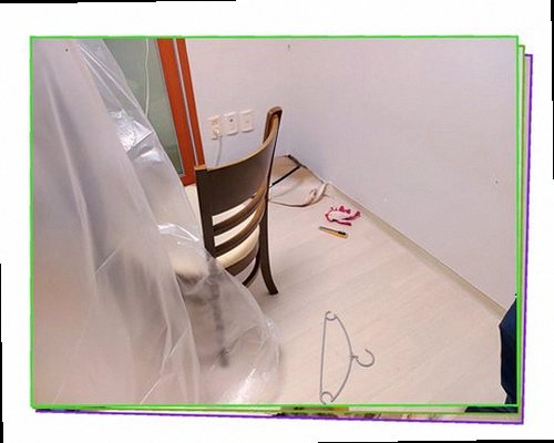 누수탐지 화장실 주변 누수 흔적을 확인하는 현장 점검 이미지