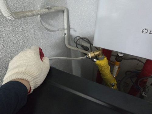 누수탐지 유림동 누수탐지 늦추면 아파트 바닥 습기가 번집니다